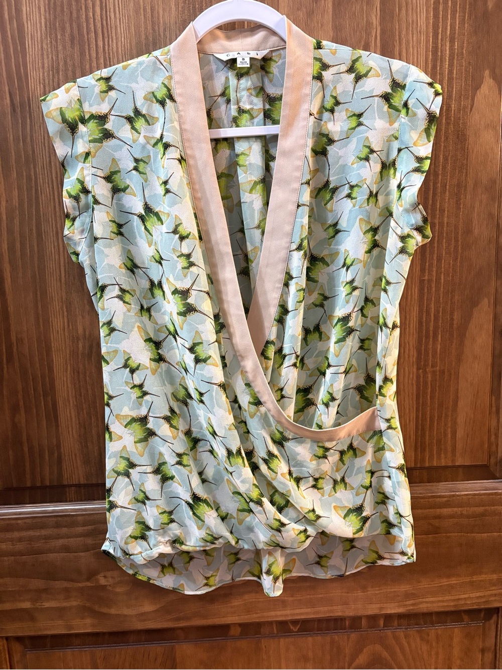 CABI Women’s Light Blue Green Floral Draped V-Neck Top, size S, EUC